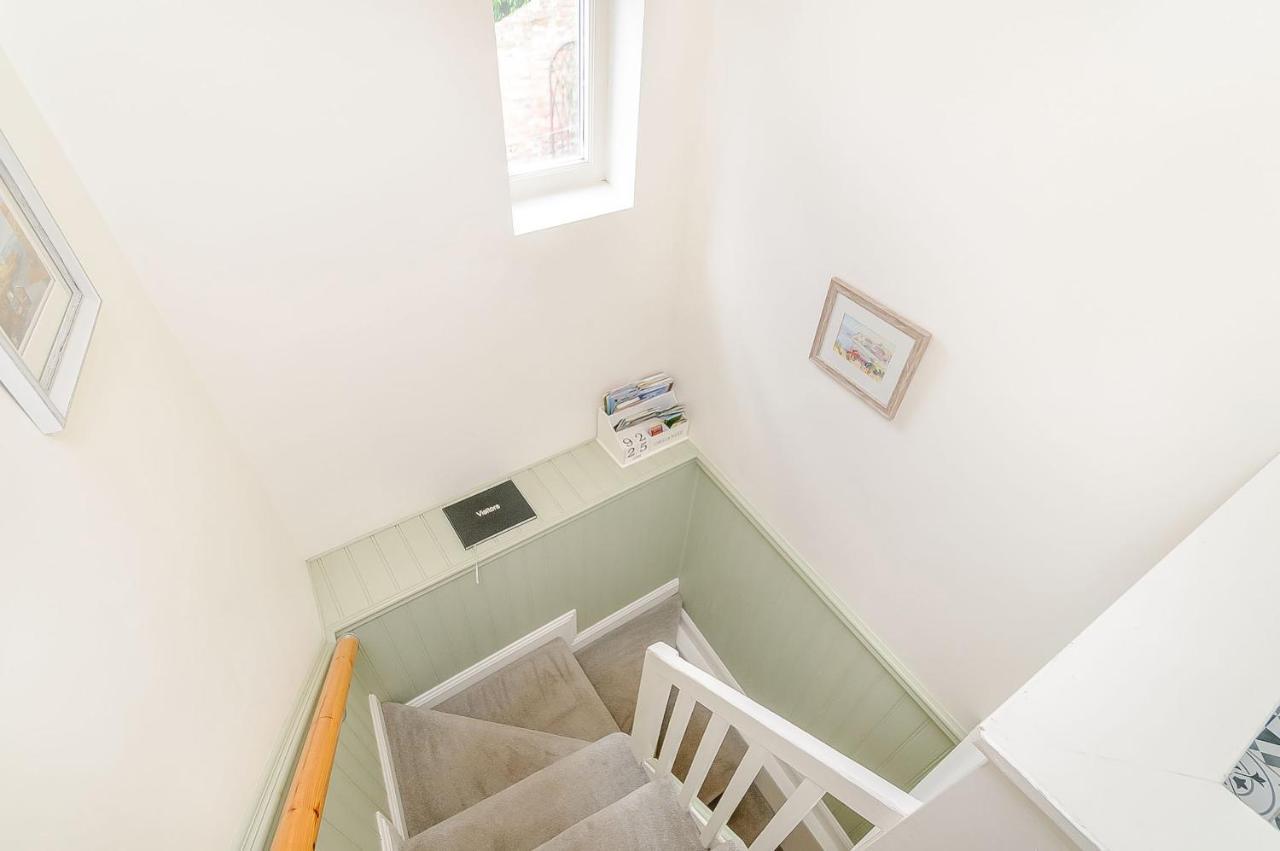 Chimes Cottage 吉斯伯勒 外观 照片